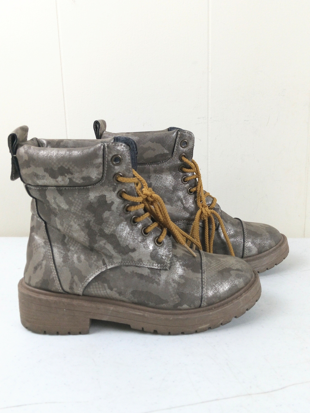 Alpine Woods Combat Boots Women 6 Metallic Camo Lace Up Lug Soles Block Heel